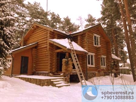 Уборка снега с крыши загородного дома Сестрорецк